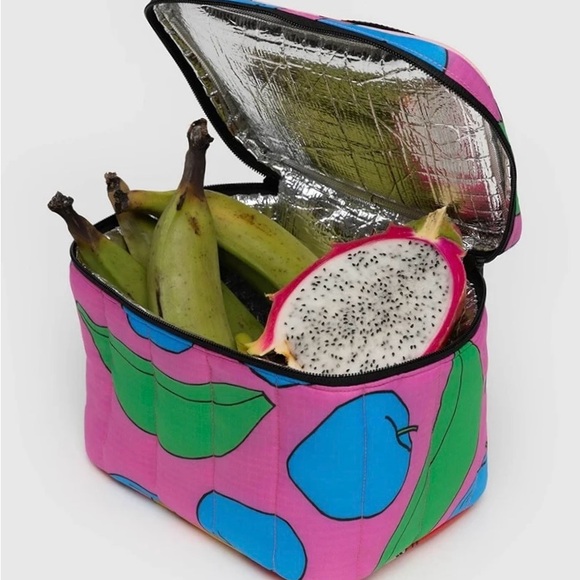 Brand New BAGGU Puffy Insulated Lunch Bag Apples and Bananas Print - Picture 2 of 2